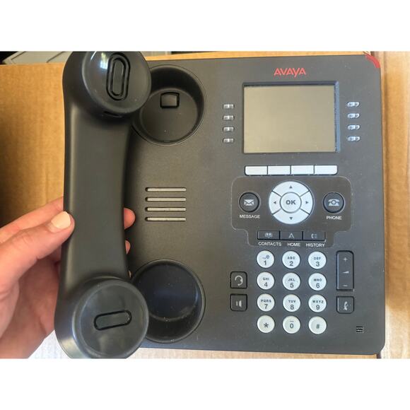 LOT of 5 Avaya 9611G 8-Line 24-Button VoIP Gigabit Display Desk Phone w/ Stands - Picture 3 of 8